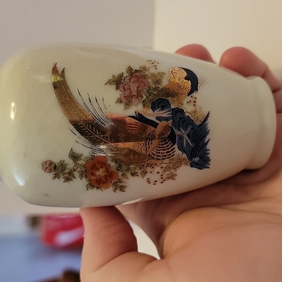 Vintage Japanese Vase - Picture 2 of 4